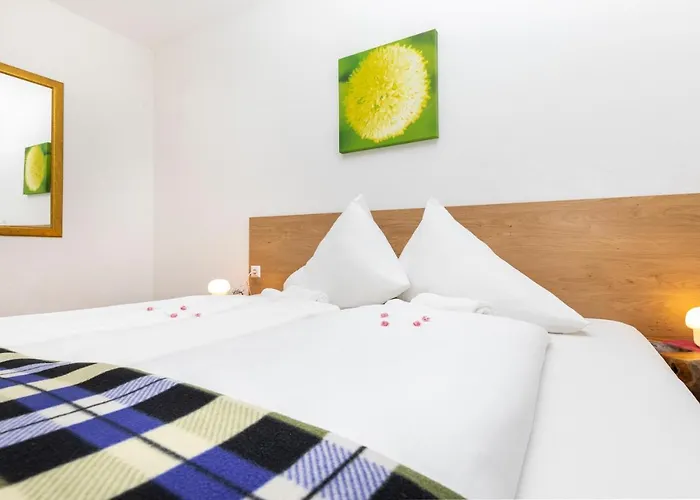 Enjoythealps - In-ski Out